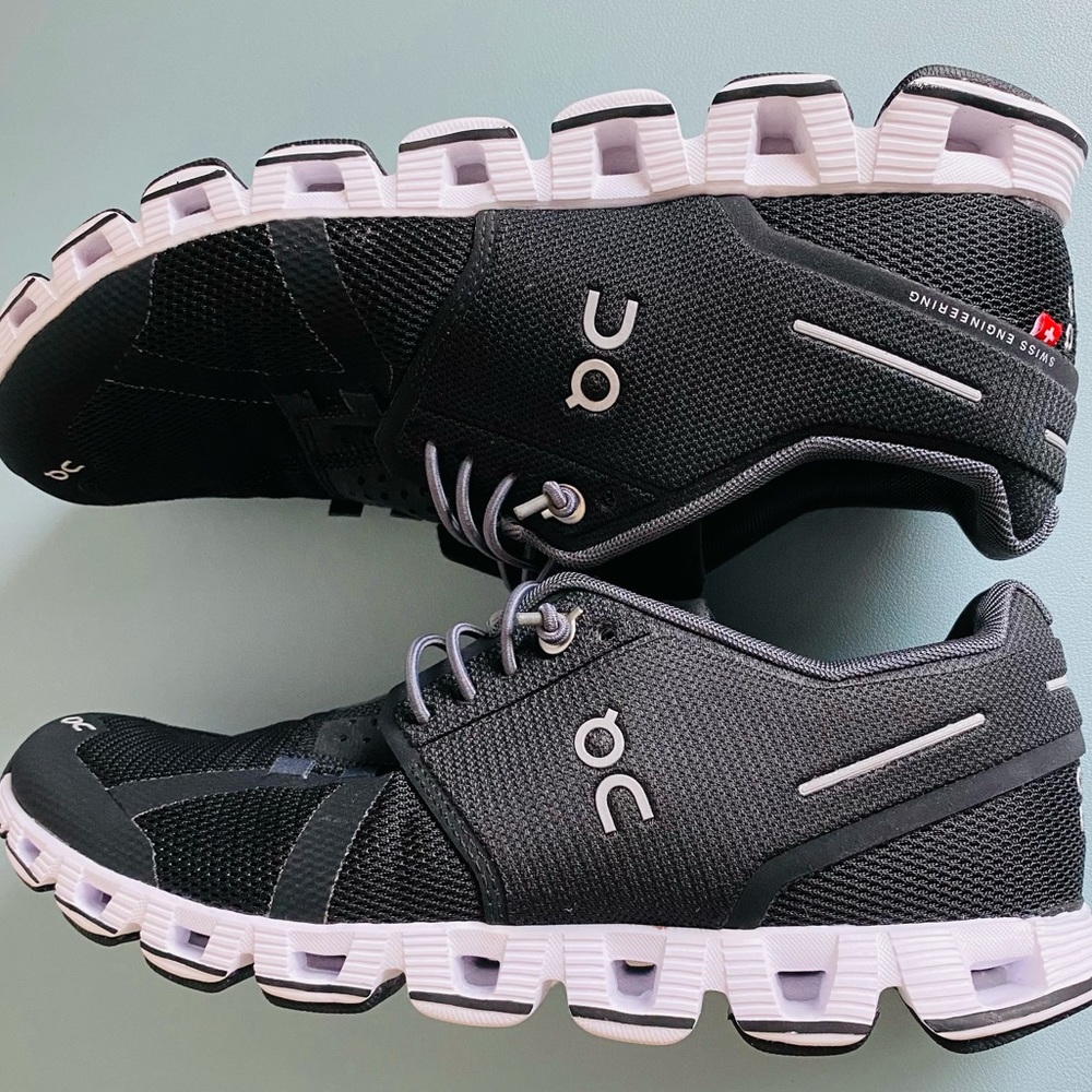 ON Cloud Running Shoe size 7.5